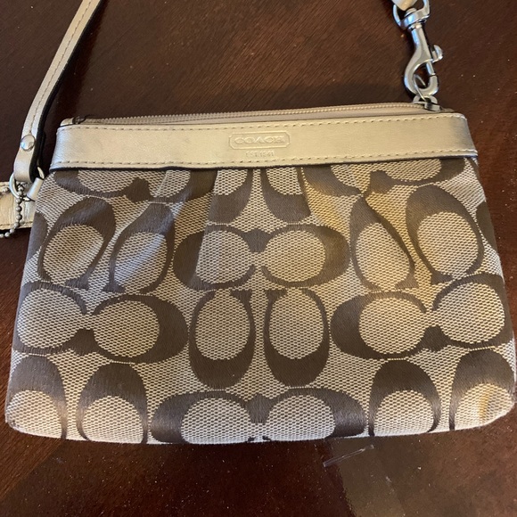 Coach wristlet - Picture 2 of 3